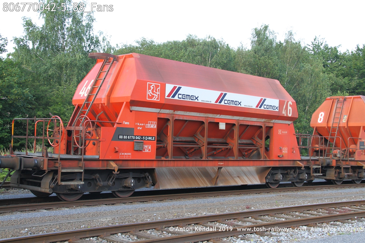 806770042-5_88_Fans.JPG